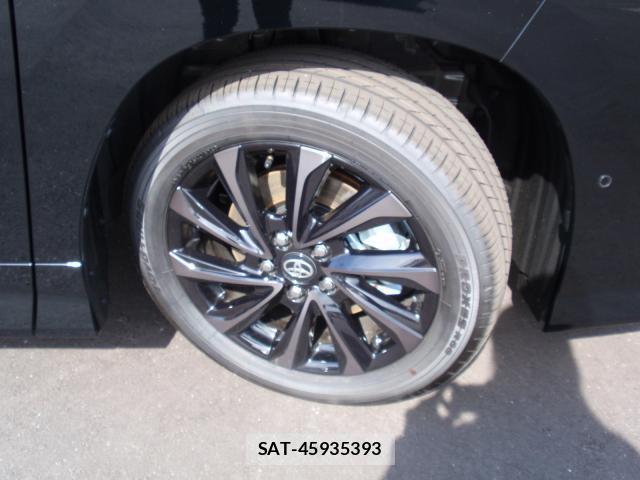 Toyota VOXY 2026-06 8379133-19
