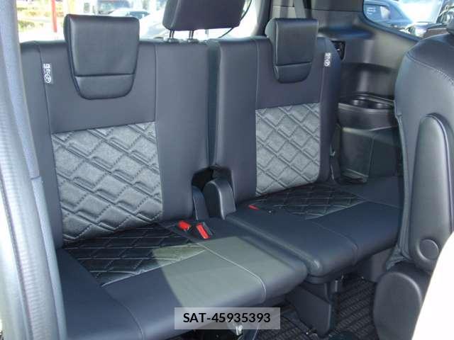 Toyota VOXY 2026-06 8379133-6