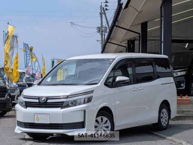 Toyota VOXY 2015-06 8379281-0