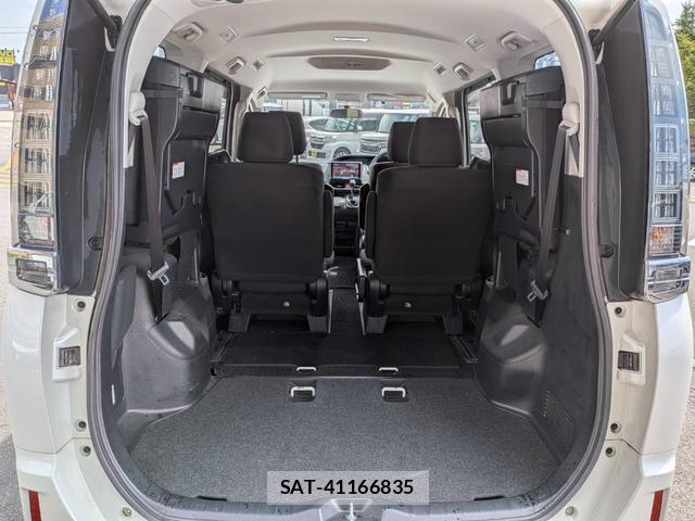 Toyota VOXY 2015-06 8379281-10