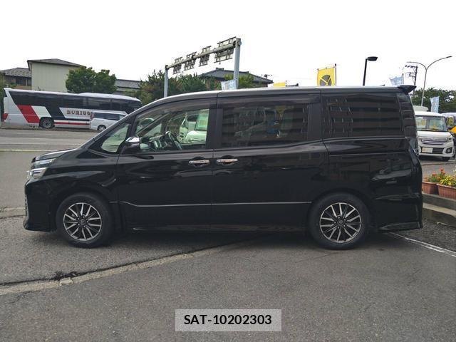 Toyota VOXY 2016-05 8379283-10