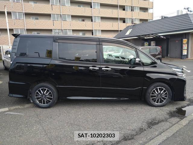 Toyota VOXY 2016-05 8379283-2