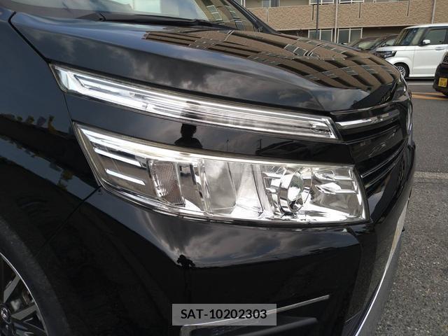 Toyota VOXY 2016-05 8379283-3
