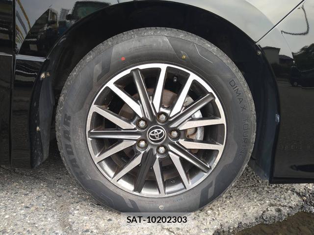 Toyota VOXY 2016-05 8379283-4