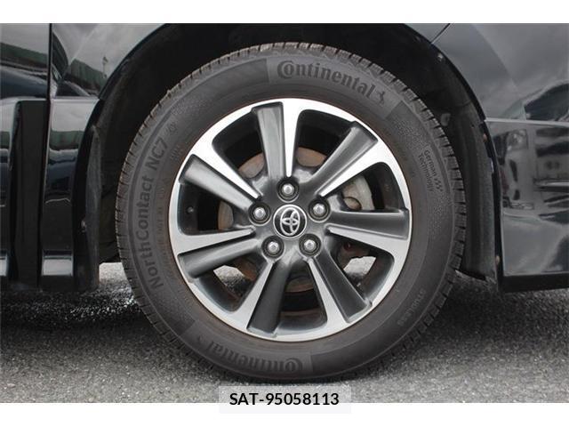 Toyota VOXY 2019-08 8379650-11