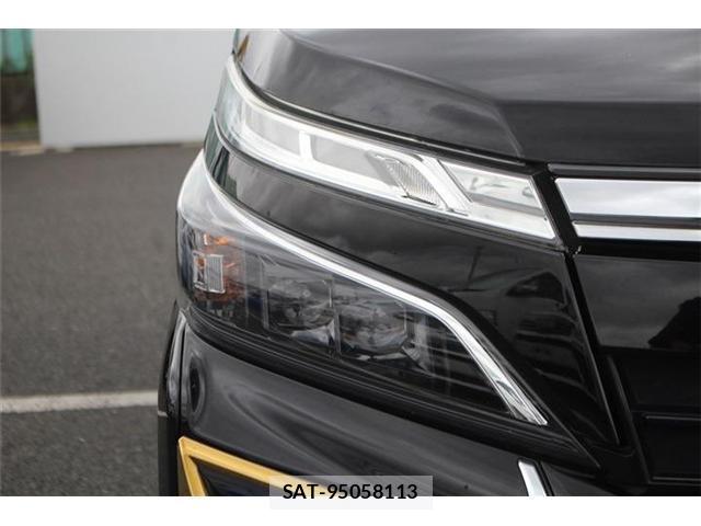 Toyota VOXY 2019-08 8379650-14