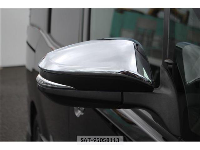 Toyota VOXY 2019-08 8379650-15