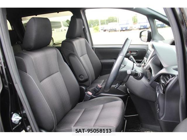 Toyota VOXY 2019-08 8379650-19