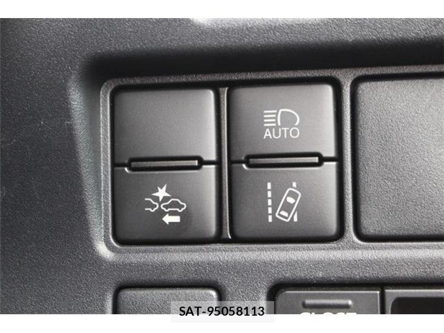 Toyota VOXY 2019-08 8379650-7