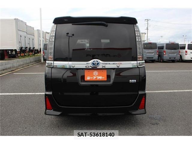Toyota VOXY 2017-04 8379670-11