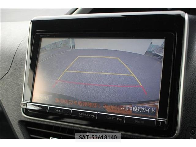 Toyota VOXY 2017-04 8379670-2