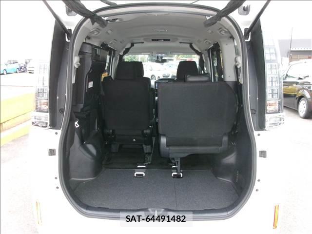 Toyota VOXY 2015-07 8379789-14