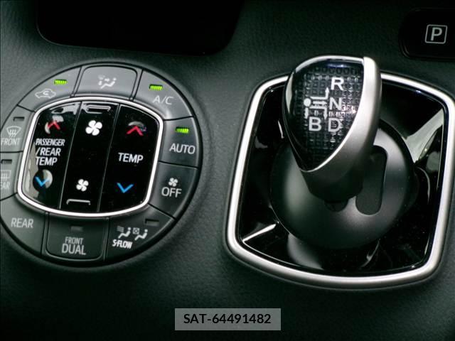 Toyota VOXY 2015-07 8379789-6