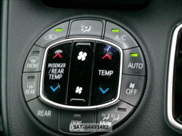 Toyota VOXY 2015-07 8379789-7