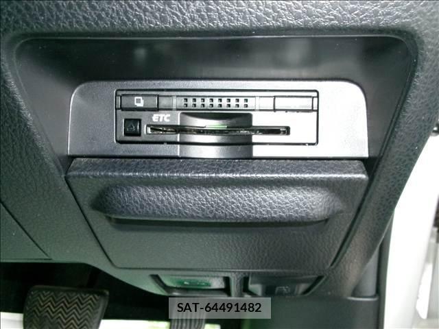 Toyota VOXY 2015-07 8379789-8