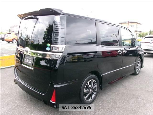 Toyota VOXY 2019-09 8379792-1