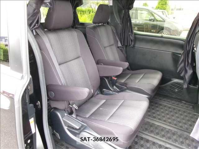 Toyota VOXY 2019-09 8379792-14