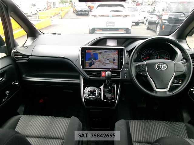 Toyota VOXY 2019-09 8379792-2
