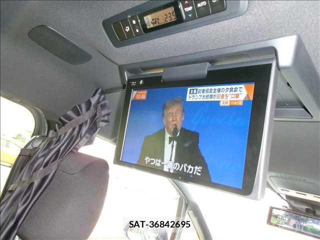 Toyota VOXY 2019-09 8379792-3