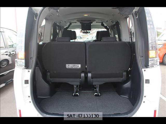 Toyota VOXY 2015-03 8379986-10
