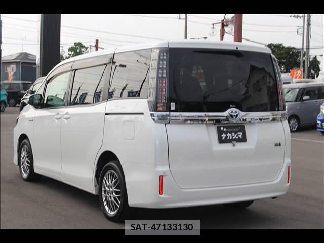 Toyota VOXY 2015-03 8379986-17