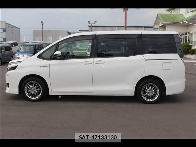 Toyota VOXY 2015-03 8379986-18
