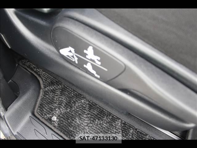 Toyota VOXY 2015-03 8379986-8