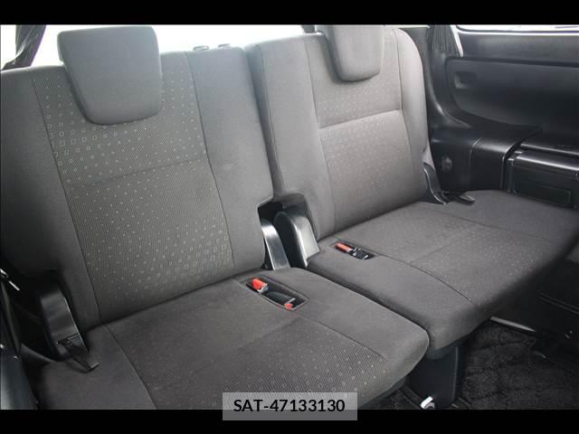 Toyota VOXY 2015-03 8379986-9