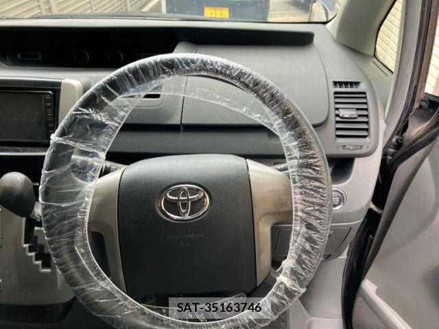 Toyota VOXY 2007-07 8380013-9