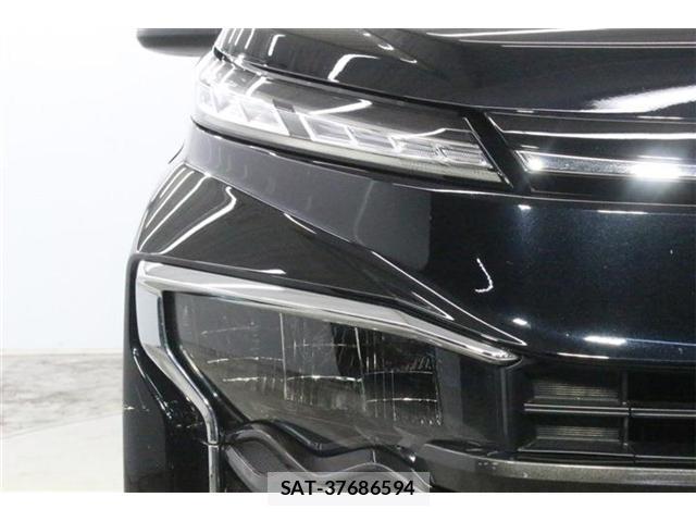 Toyota VOXY 2023-10 8380082-11
