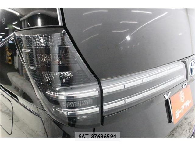 Toyota VOXY 2023-10 8380082-17