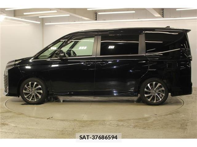 Toyota VOXY 2023-10 8380082-7