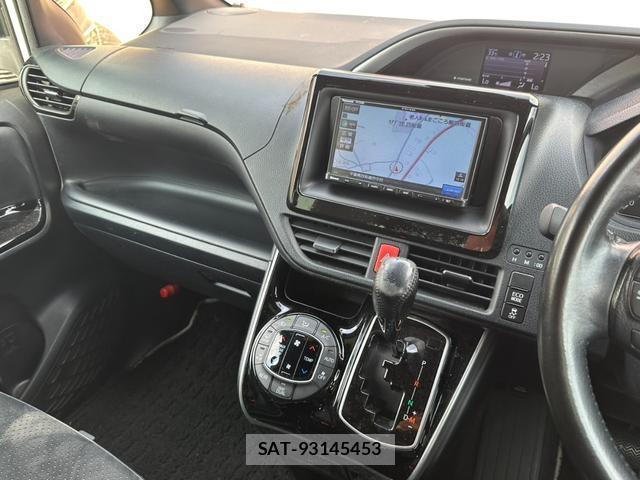 Toyota VOXY 2021-07 8380130-10