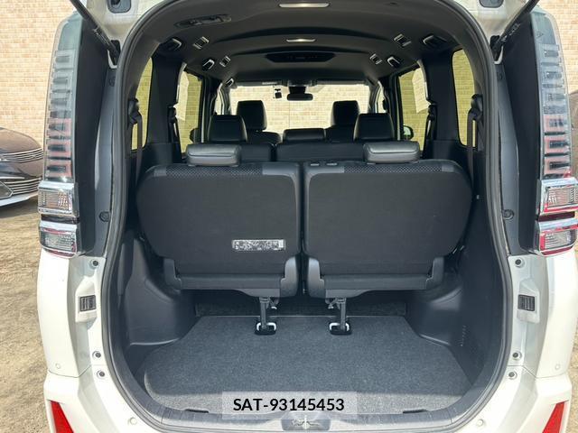 Toyota VOXY 2021-07 8380130-9