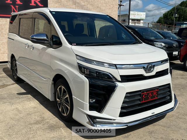 Toyota VOXY 2018-02 8380131-1