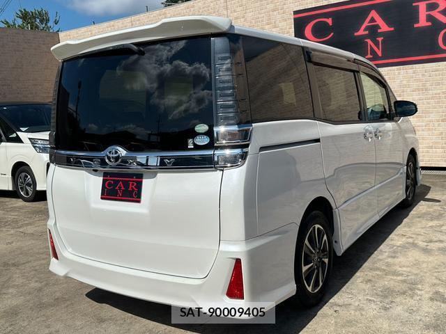 Toyota VOXY 2018-02 8380131-2