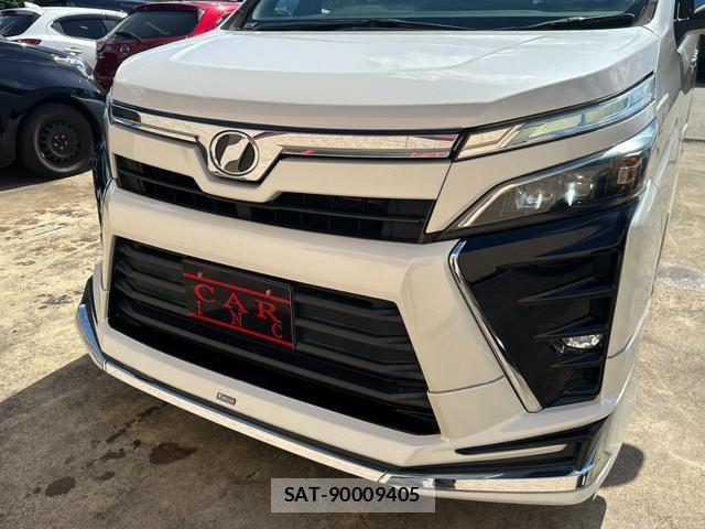 Toyota VOXY 2018-02 8380131-3