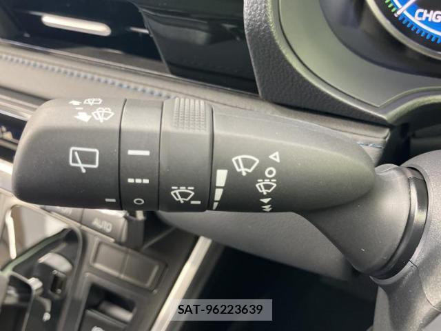 Toyota VOXY 2026-05 8374295-16
