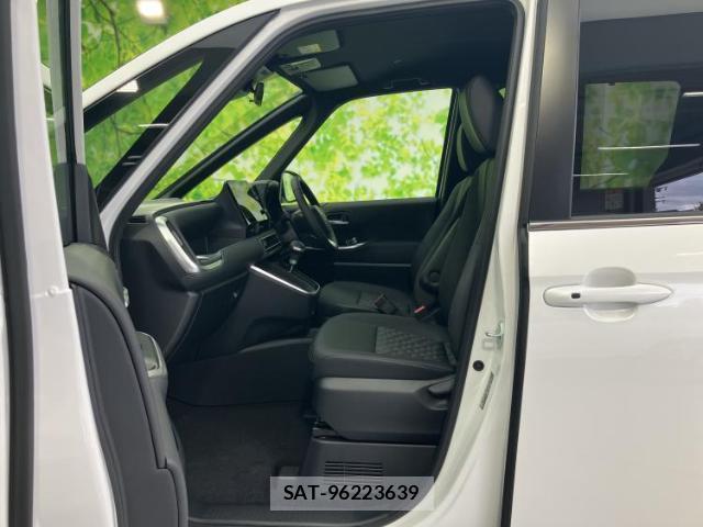 Toyota VOXY 2026-05 8374295-6