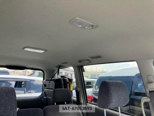 Toyota VOXY 2006-04 8380313-11