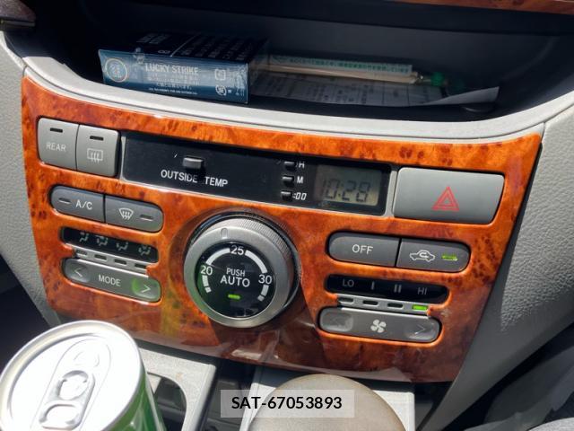 Toyota VOXY 2006-04 8380313-19