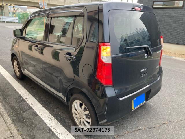 Suzuki WAGON R 2014-02 8378512-13