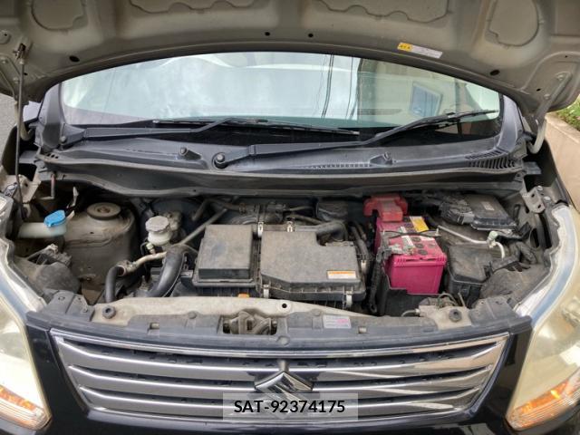 Suzuki WAGON R 2014-02 8378512-15