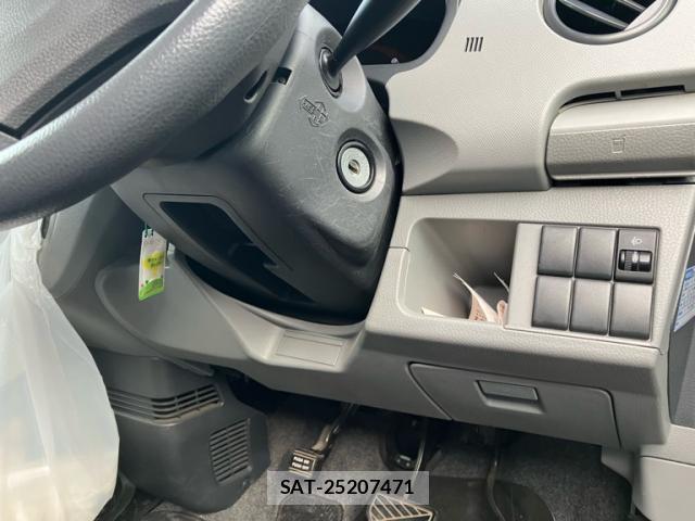 Suzuki WAGON R 2011-09 8379027-4