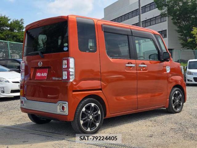 Daihatsu WAKE 2015-05 8379619-3