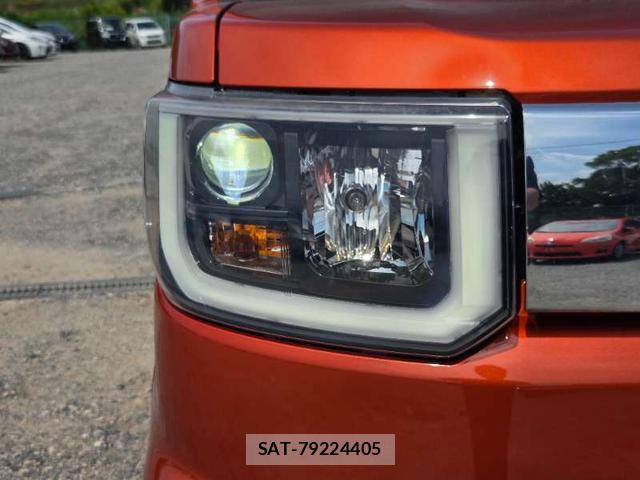Daihatsu WAKE 2015-05 8379619-6
