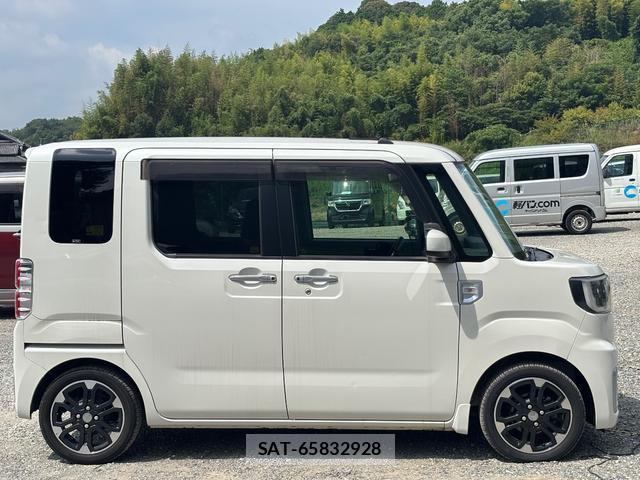 Daihatsu WAKE 2015-09 8379620-2