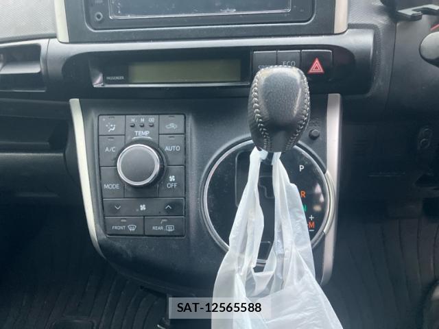 Toyota WISH 2009-11 8378714-17