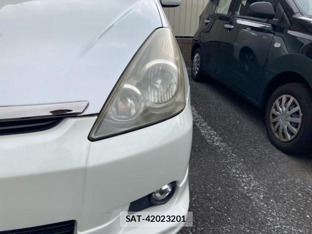 Toyota WISH 2005-04 8379886-1