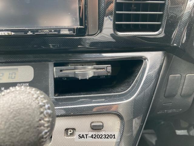Toyota WISH 2005-04 8379886-11